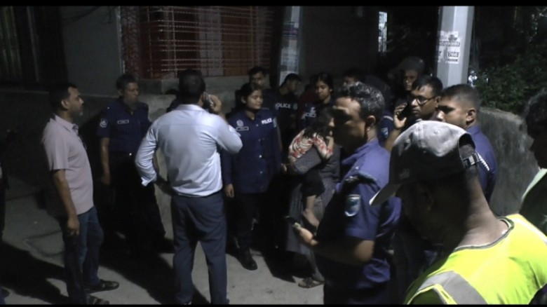 মাসদাইরে পুলিশের উপর হামলা, ইয়াবা ও হেরোইন উদ্ধারসহ নারীসহ আটক ৩